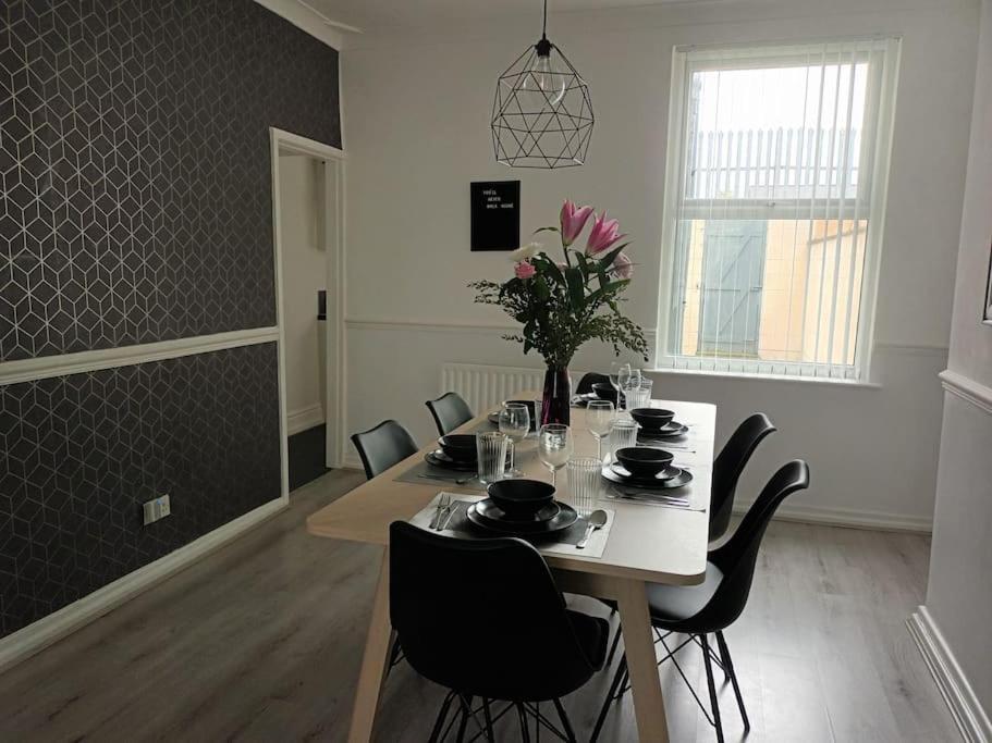 Antonio Str Liverpool 6 Beds Zewnętrze zdjęcie
